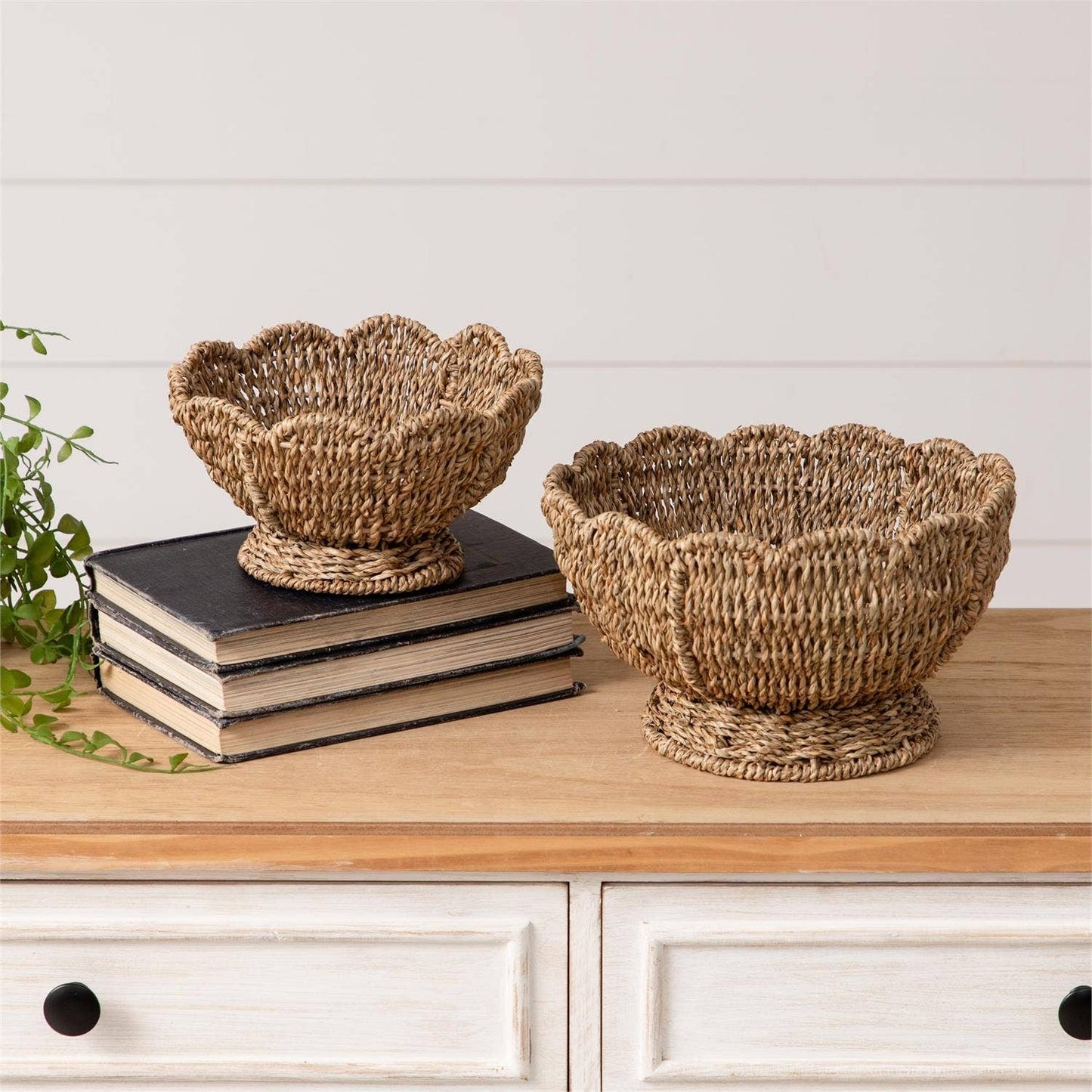 Large Scalloped Edge Seagrass Bowls